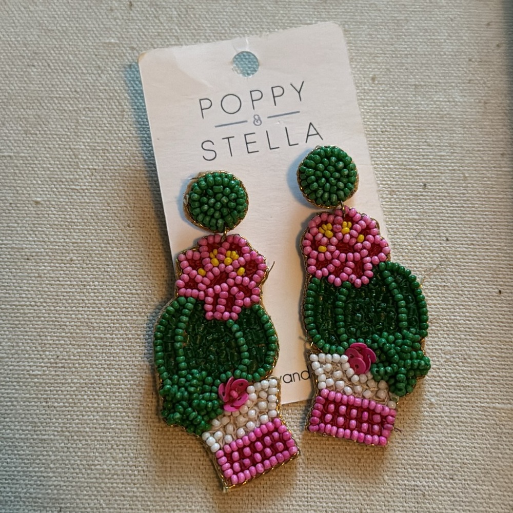 NWT Boutique Cactus beaded earrings